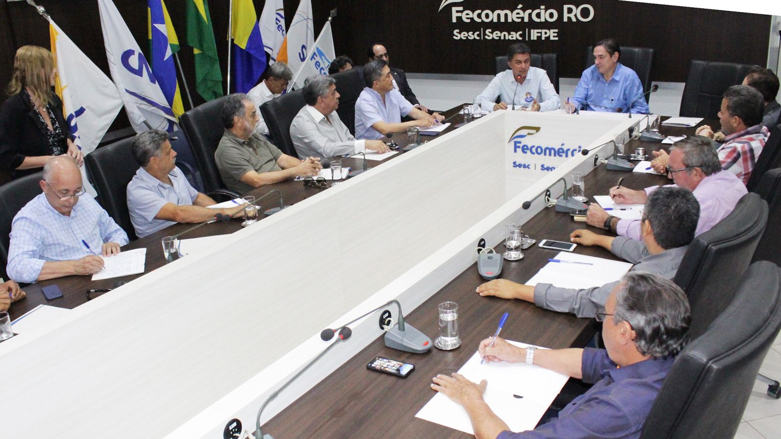 FECOMÉRCIO-RO ENTREGA PAUTA SOBRE DESENVOLVIMENTO DO COMÉRCIO E TURISMO AO CANDIDATO EXPEDITO JÚNIOR - News Rondônia