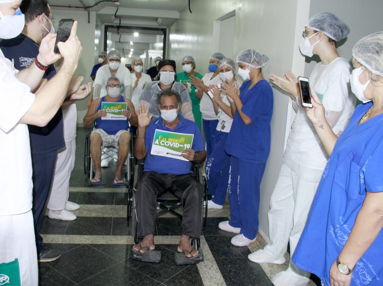 Hospital de Campanha vibra com a saída de mais dois pacientes que viveram momentos difíceis e venceram a luta contra a Covid-19 - News Rondônia