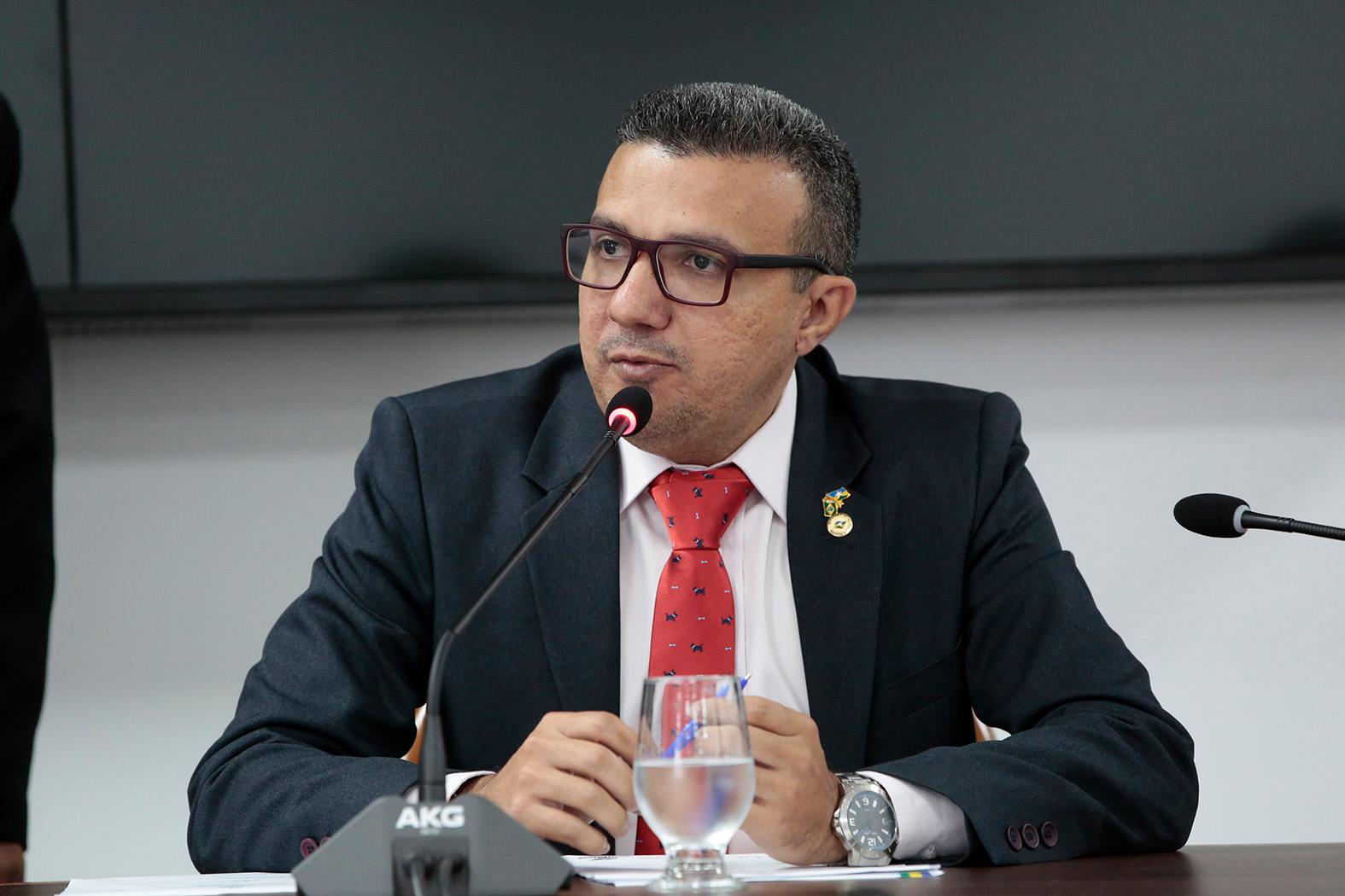Deputado Alex Silva apresenta projeto de lei que institui 'programa sorriso saudável' para idosos residentes em instituições de longa permanência - News Rondônia
