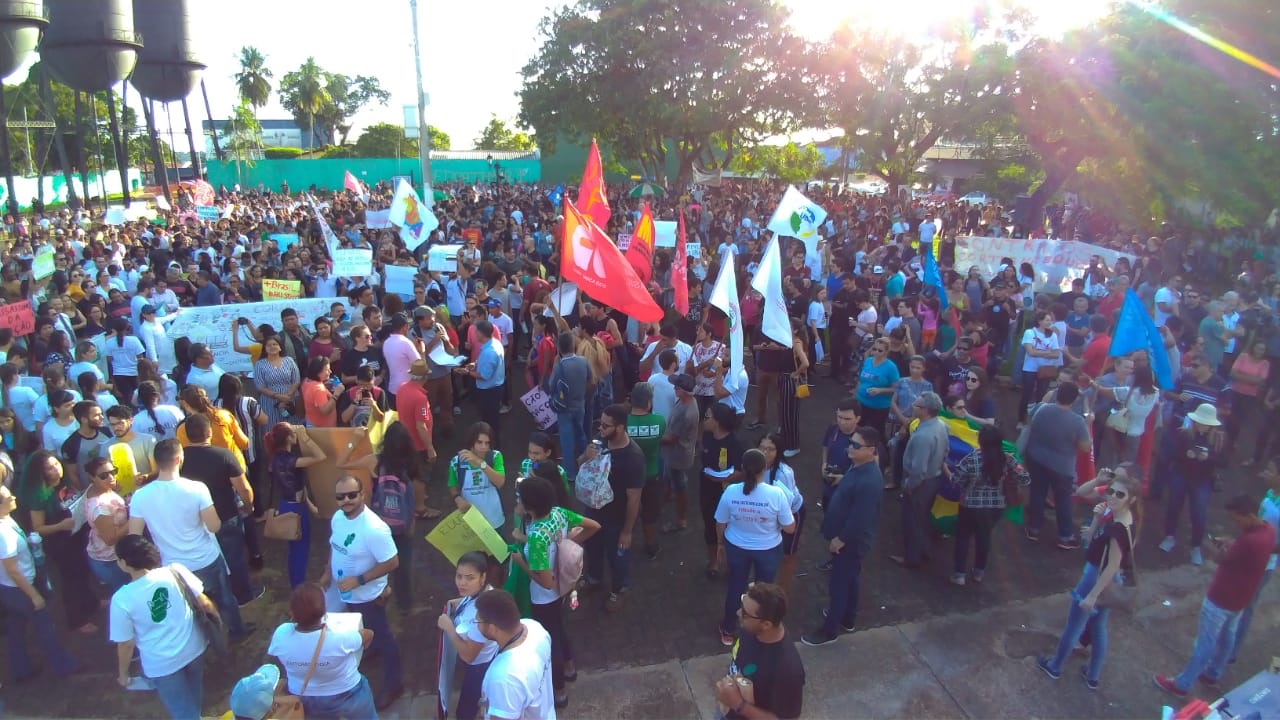 SINTERO E IFES REÚNEM MILHARES DE PESSOAS NO DIA DA GREVE NACIONAL DA EDUCAÇÃO EM RONDÔNIA - News Rondônia