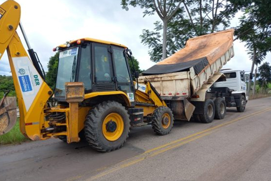 Rodovia 383 recebe manutenção na pavimentação asfáltica entre Rolim de Moura e Alta Floresta dOeste - News Rondônia