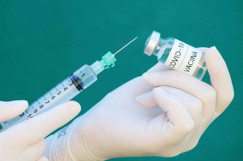 Estudo clínico da vacina AZD1222 é reiniciado no Brasil - News Rondônia