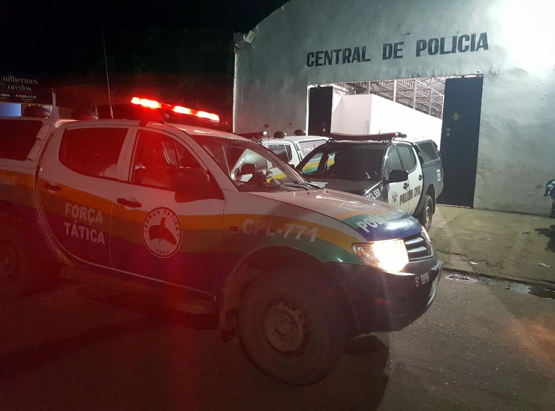 APÓS SER ACUSADO DE ROUBO, FILHO É AGREDIDO PELO PAI - News Rondônia