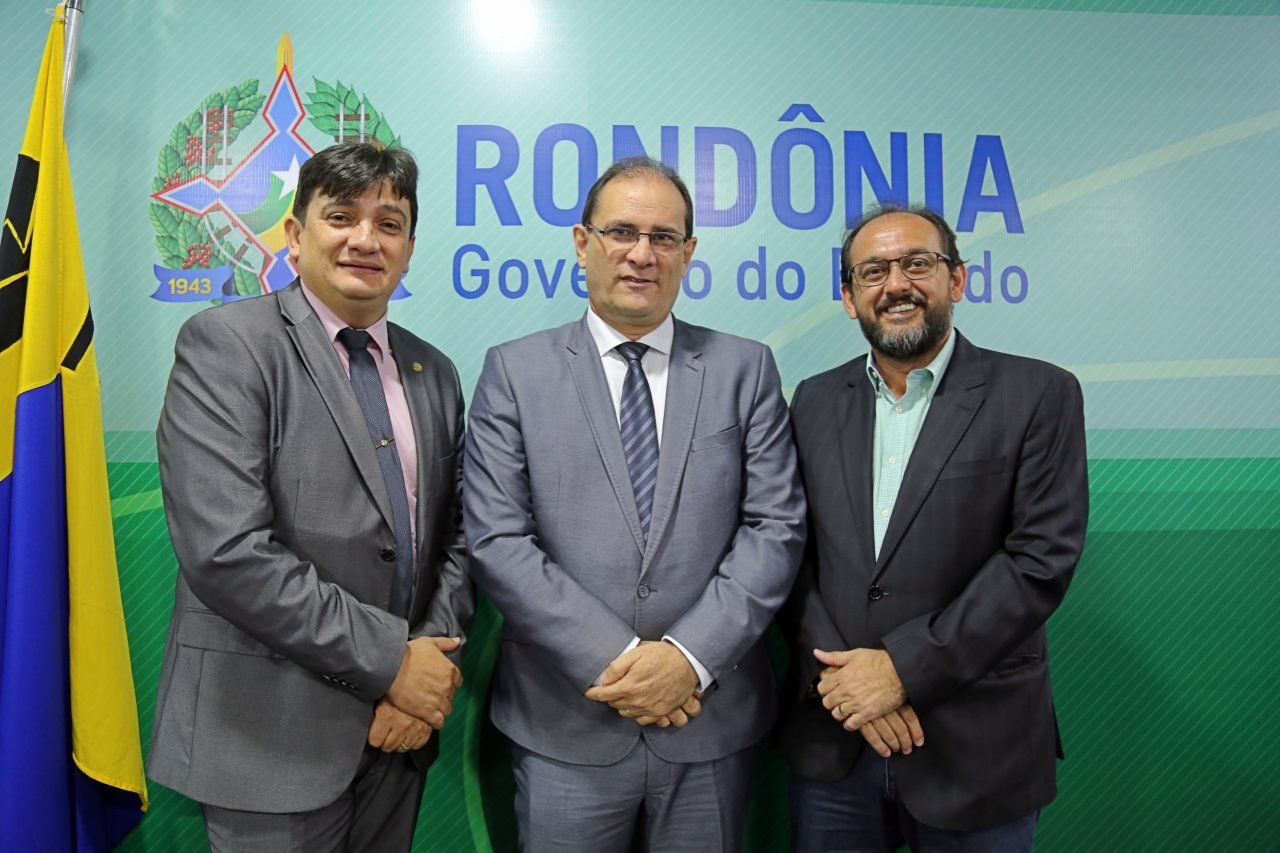 LIDERANÇAS DO GOVERNO NA ASSEMBLEIA LEGISLATIVA SÃO MANTIDAS PELO GOVERNADOR DANIEL PEREIRA - News Rondônia