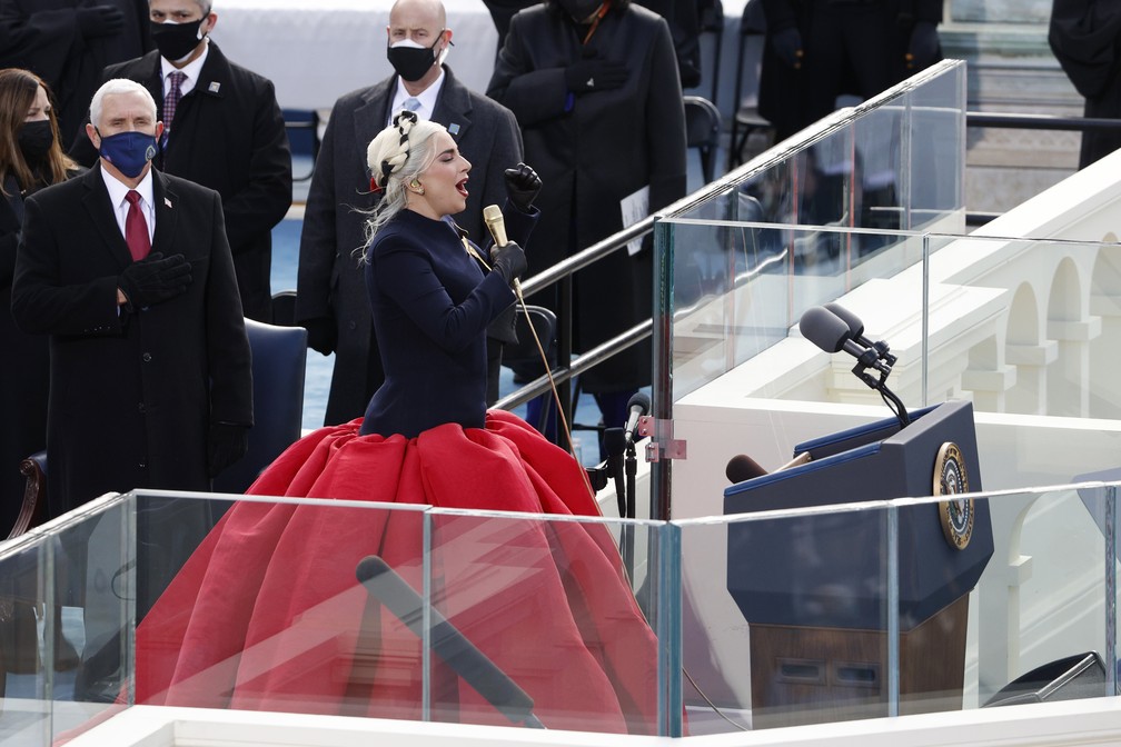 Lady Gaga se emociona após cantar hino dos EUA em posse de Joe Biden - News Rondônia