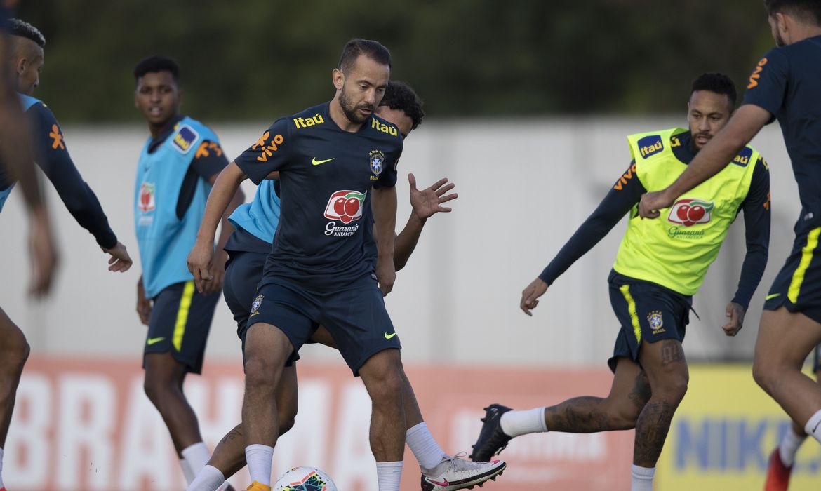 Seleção brasileira faz últimos preparativos antes de enfrentar Peru - News Rondônia