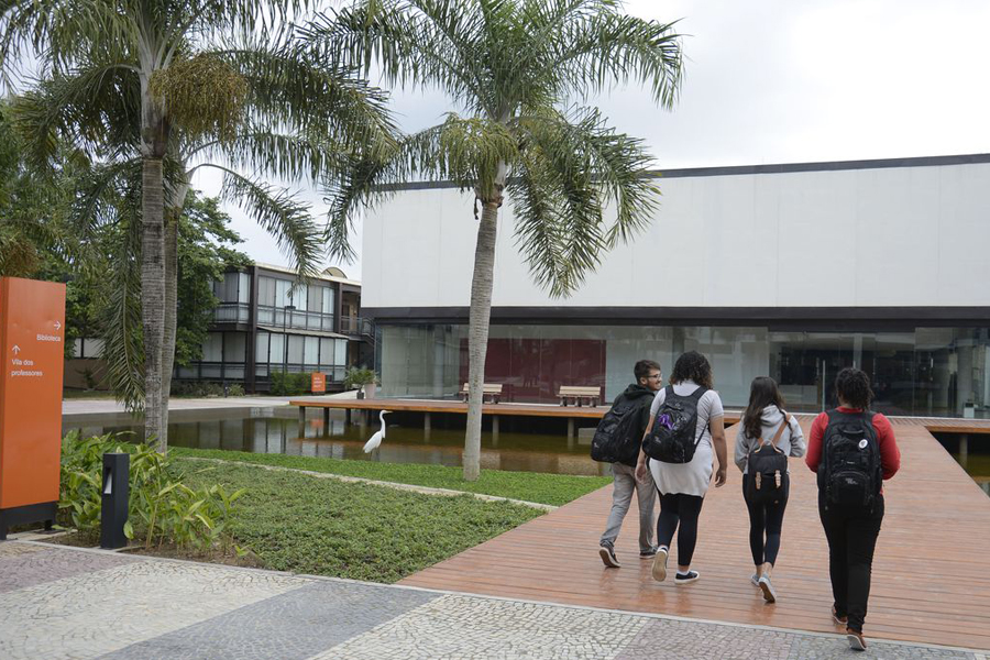 Pesquisa mostra preocupação de estudantes com mercado de trabalho - News Rondônia