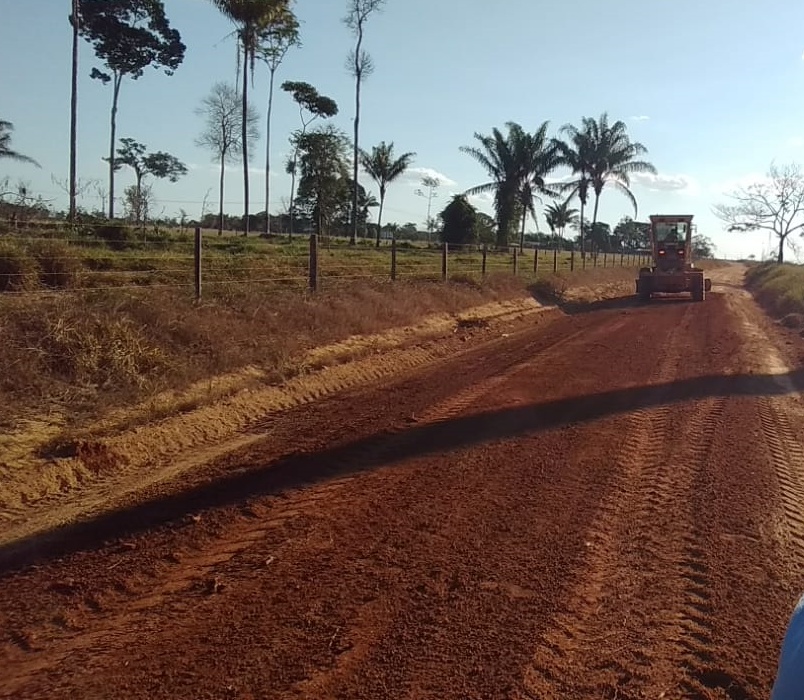 Prefeitura inicia recuperação de estradas nas Linhas do município de Castanheiras - News Rondônia