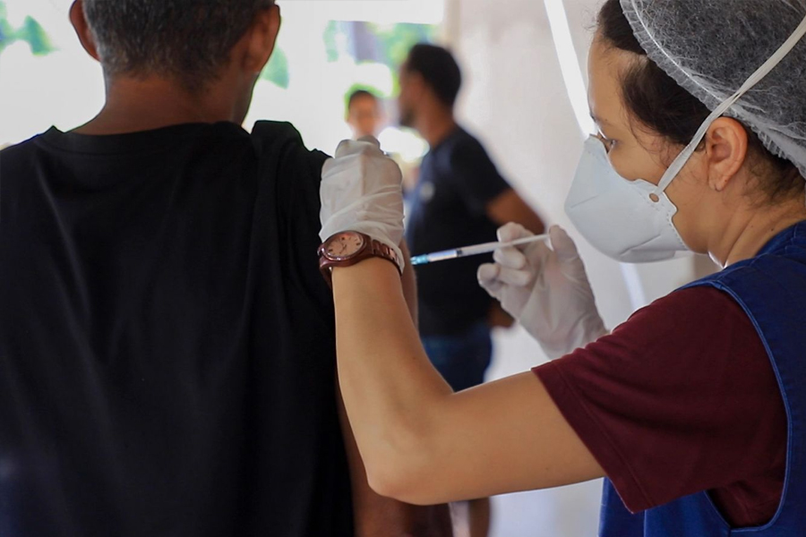 Vacinação contra a covid-19 e atendimentos médicos são levados à Linha 42 - News Rondônia