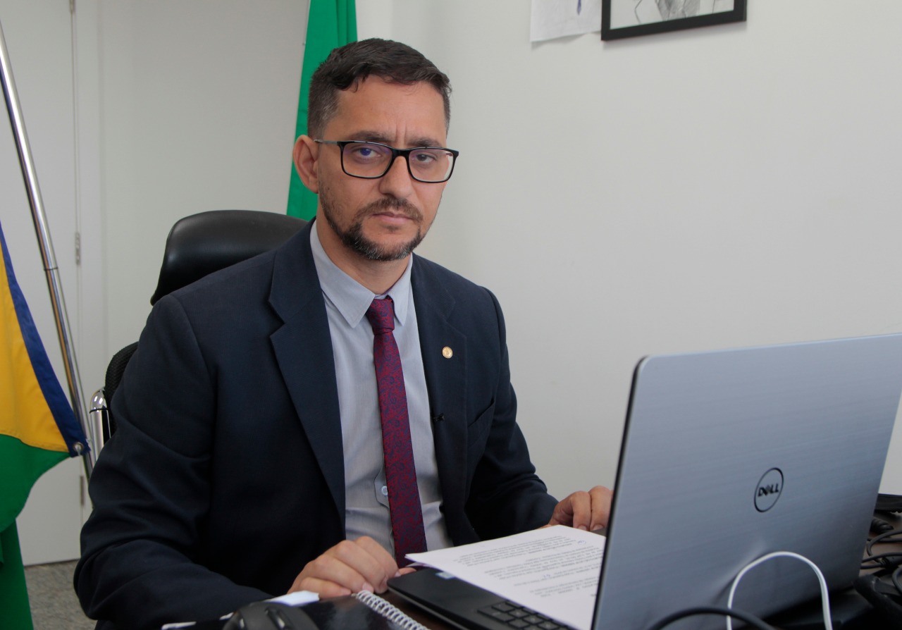 Deputado Anderson destaca ação da Sejus na inclusão de servidores no recebimento do auxílio pandemia e lamenta mortes de policiais penais vítimas da Covid19 - News Rondônia
