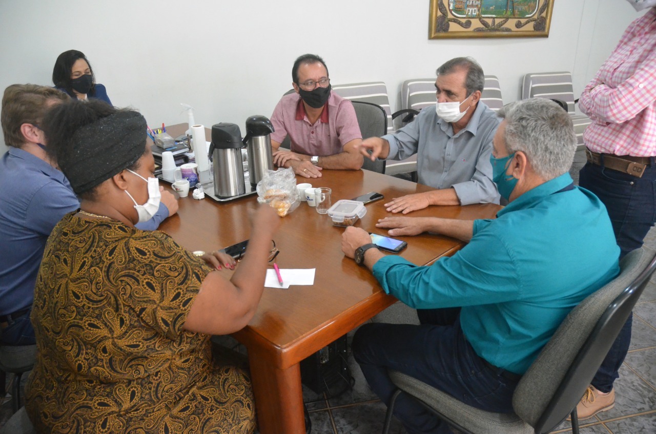 Em reunião, Chiquinho destina emenda para climatização e reforma de escolas de Vilhena - News Rondônia