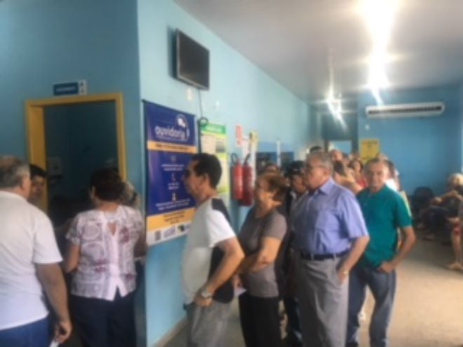 IDOSOS LOTAM UNIDADE DE SAÚDE NO PRIMEIRO DIA DE VACINAÇÃO CONTRA GRIPE - News Rondônia
