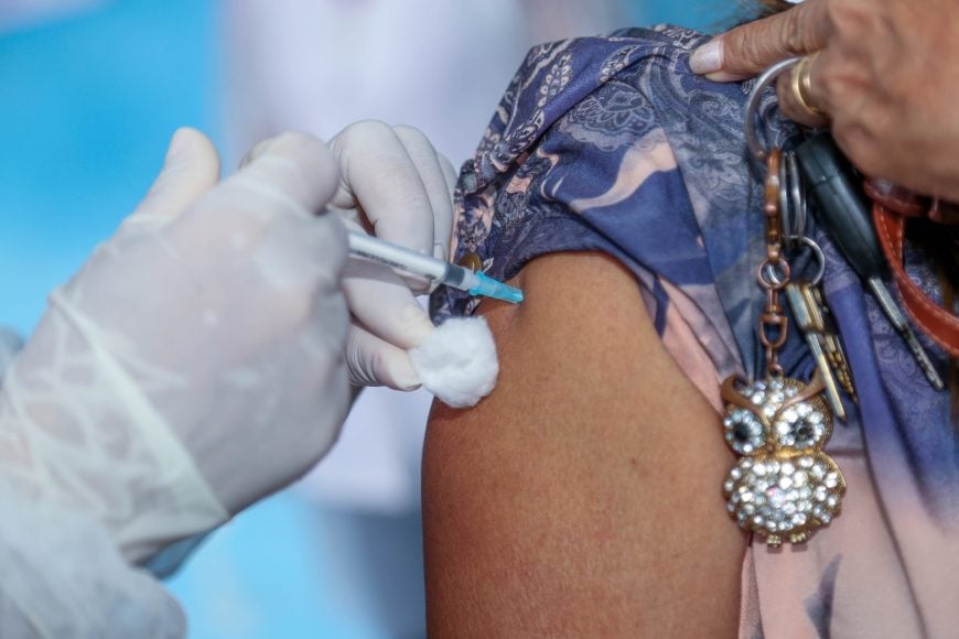 Lenha na fogueira: Vacinação - News Rondônia