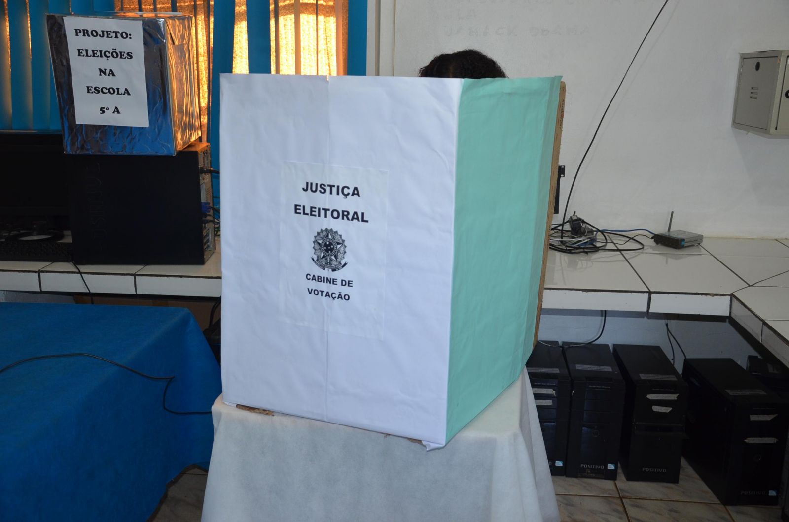 ARIQUEMES: PROJETO ELEIÇÕES NA ESCOLA MOBILIZA ALUNOS NA ESCOLA JORGE TEIXEIRA. - News Rondônia