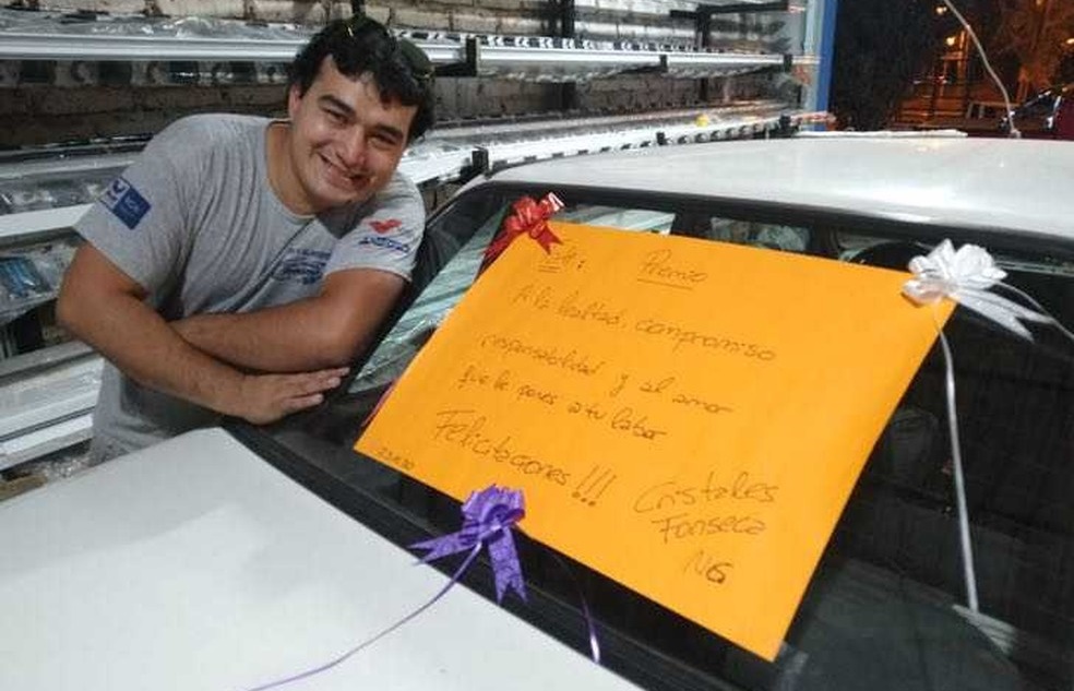 O MELHOR CHEFE DO MUNDO: Chefe presenteia funcionário com carro para que ele não tenha que andar até o trabalho - News Rondônia