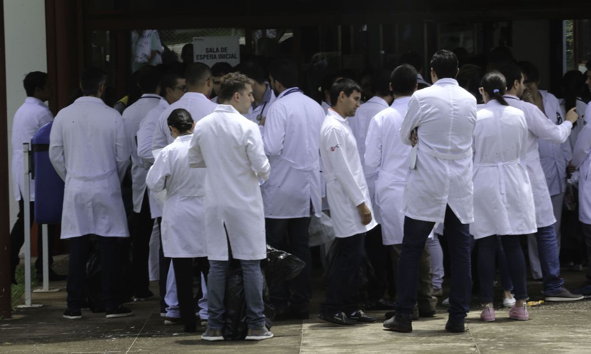 Governo aprova lei e médicos formados no exterior vão poder atuar em Rondônia - News Rondônia