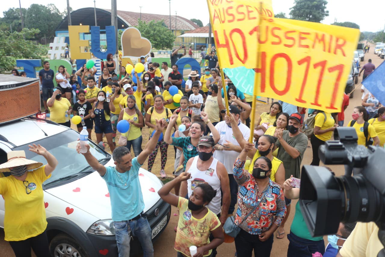 Valteir Queiroz arrasta multidão em passeata pelas ruas de Candeias - News Rondônia