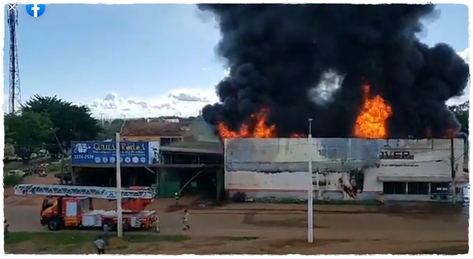 O incêndio que causou aglomeração, mas não tirou o foco de bravos homens - Por Anderson Nascimento - News Rondônia