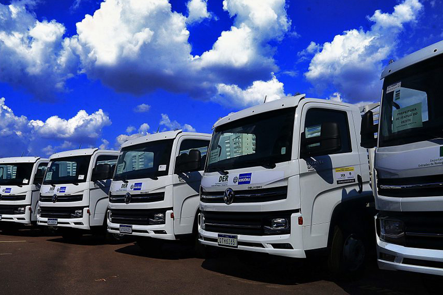 Governo de Rondônia entrega 17 caminhões que irão reforçar ações desempenhadas por municípios - News Rondônia
