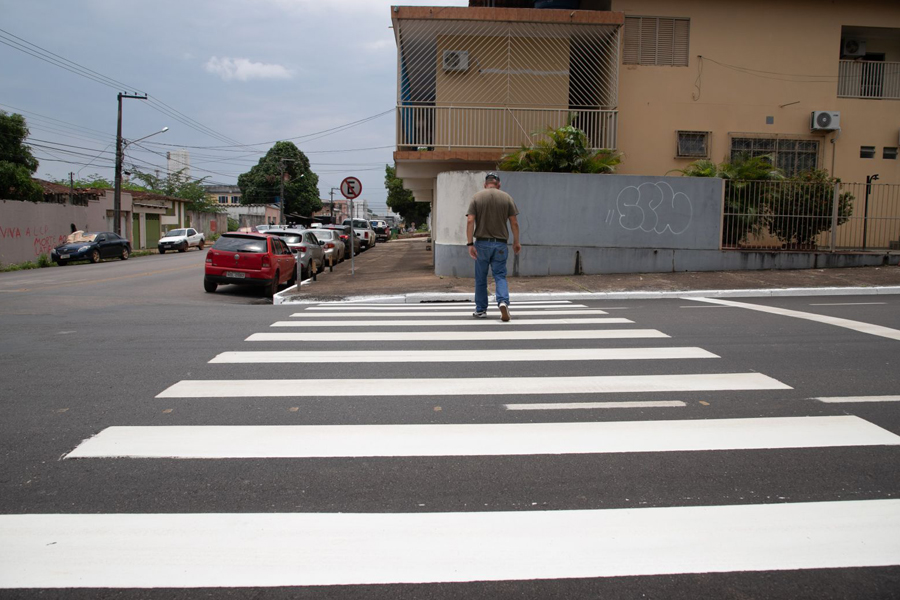 Após ser recapeada, rua Almirante Barroso recebe nova sinalização - News Rondônia