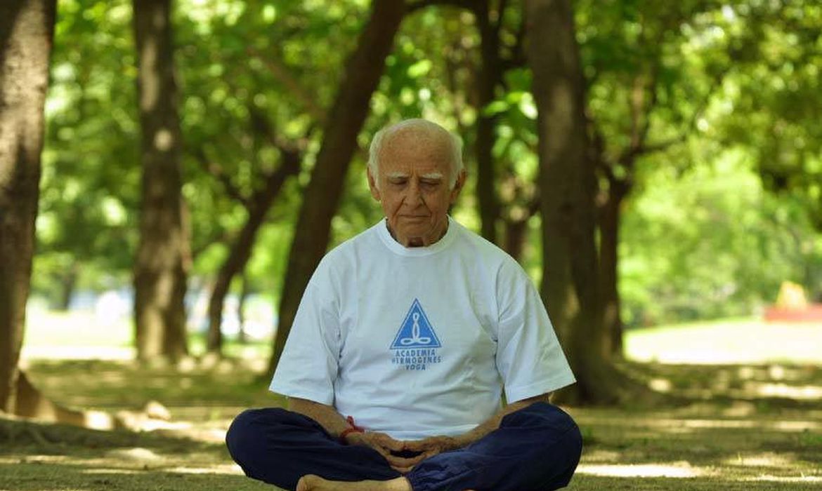 Dia Mundial da Yoga: atividade terapêutica melhora qualidade de vida - News Rondônia