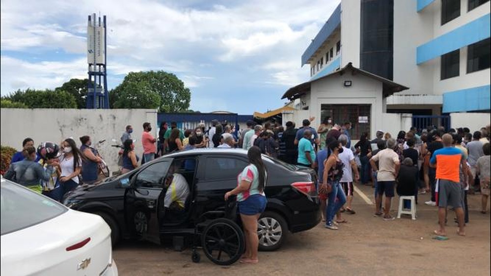 Em Porto Velho: retorno da vacinação contra a covid-19 é marcado com pessoas na fila sem agendamento - News Rondônia