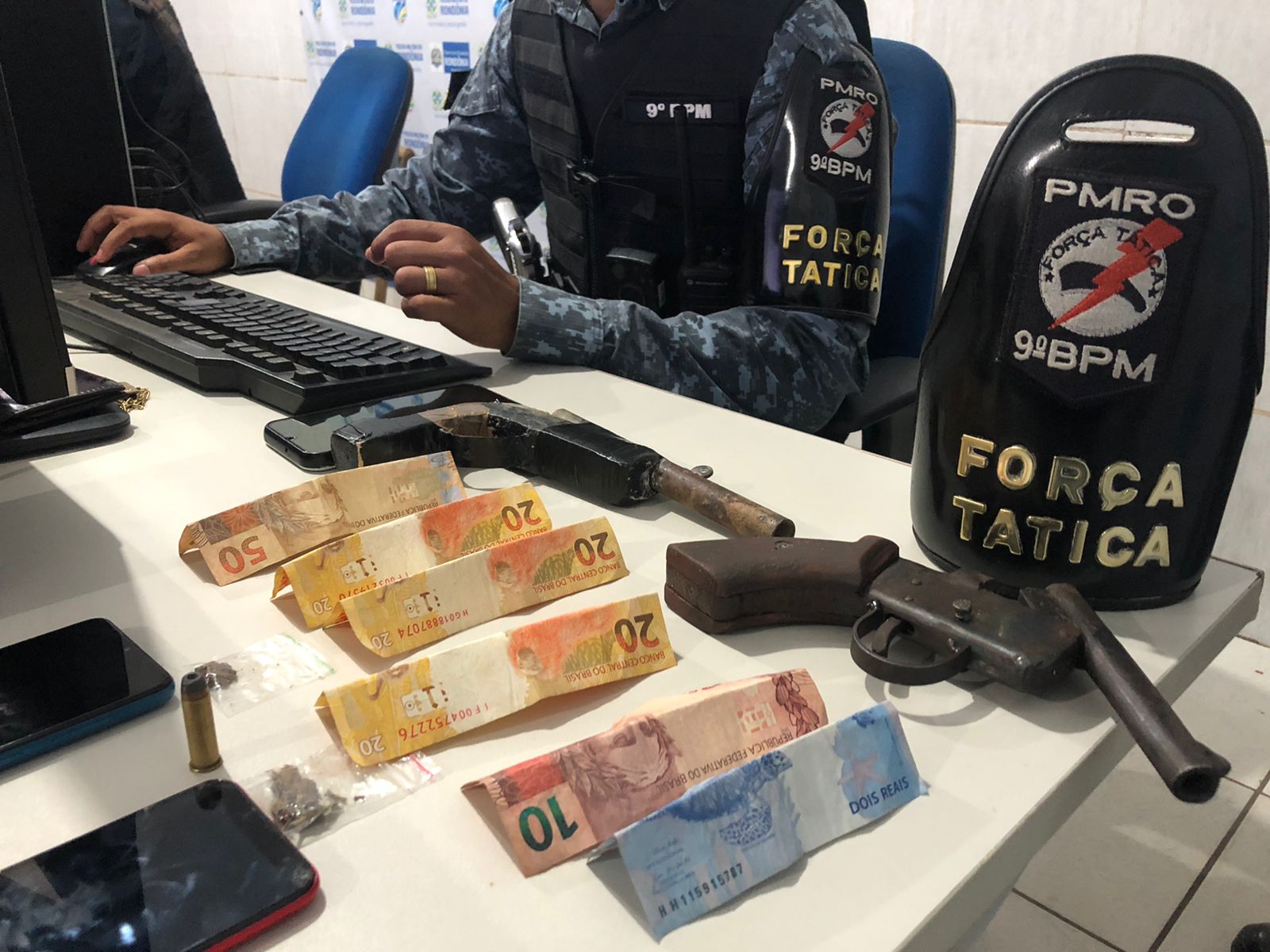 ENXUGANDO GELO: Polícia prende quadrilha com armas e motos roubadas no Residencial Morar Melhor - News Rondônia