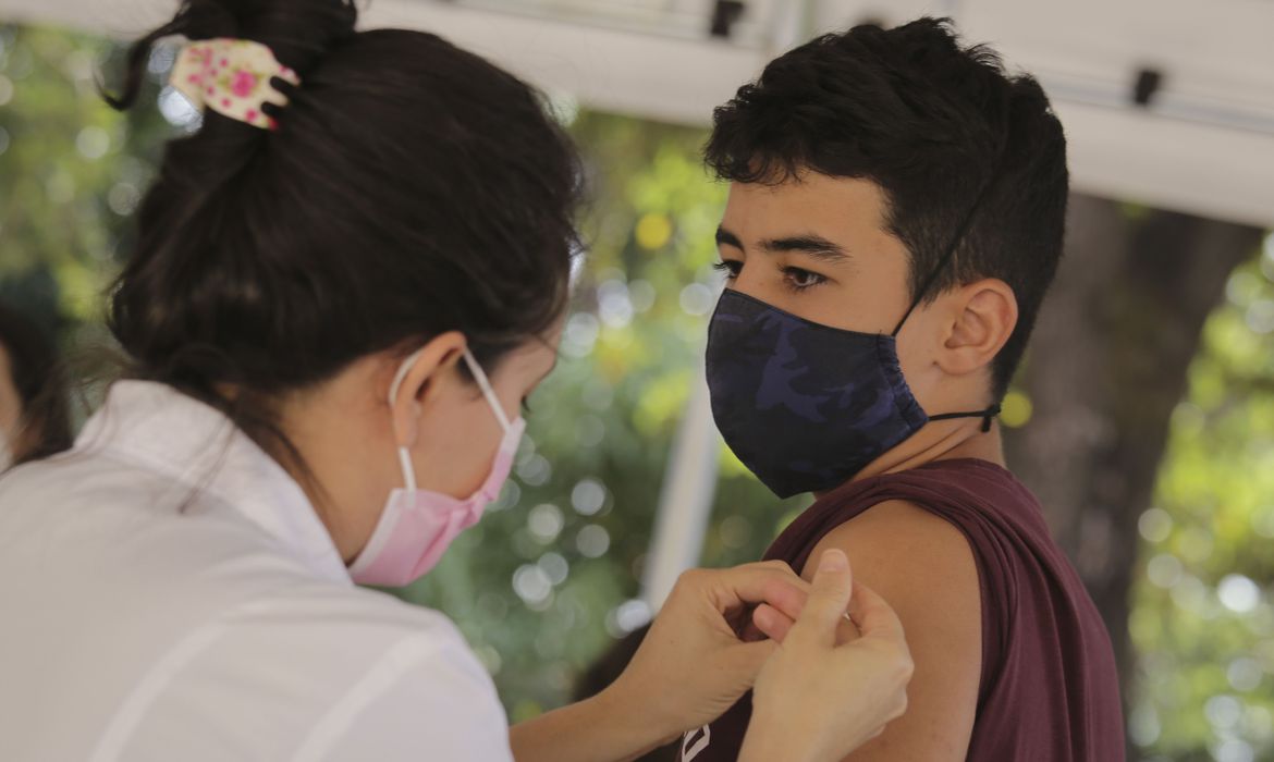 Ministério volta a recomendar vacinação de adolescentes - News Rondônia