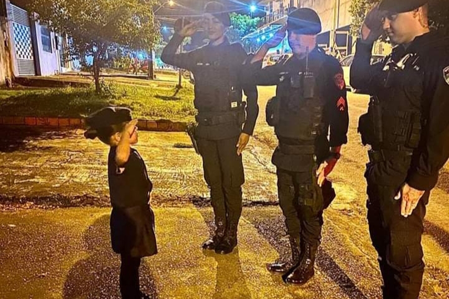 JARU  Guarnição faz surpresa no aniversário de garota de 6 anos que sonha ser policial militar - News Rondônia