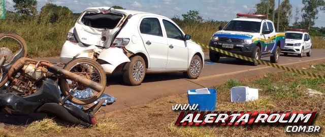 ROLIM DE MOURA  MOTOCICLISTA MORRE APÓS SE CHOCAR NA TRASEIRA DE CARRO NA RO-010 - News Rondônia