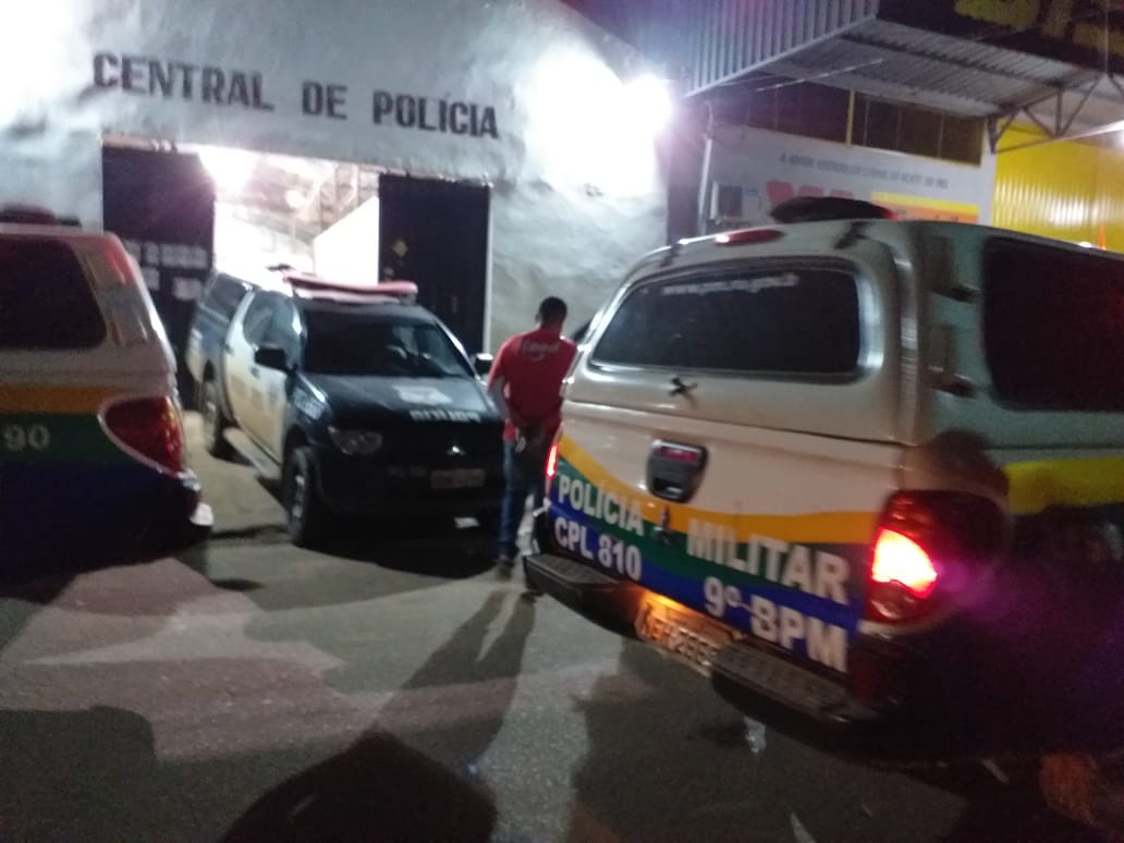 Homem é preso após tentar estuprar jovem ao colocar espeto de churrasco em seu pescoço durante bebedeira - News Rondônia