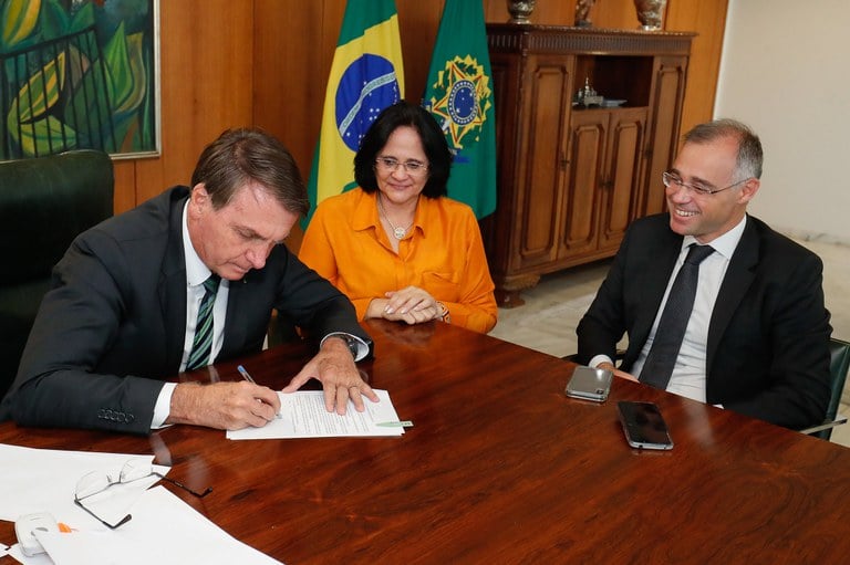 'Não vamos mais perder crianças no Brasil', afirma ministra Damares Alves - News Rondônia