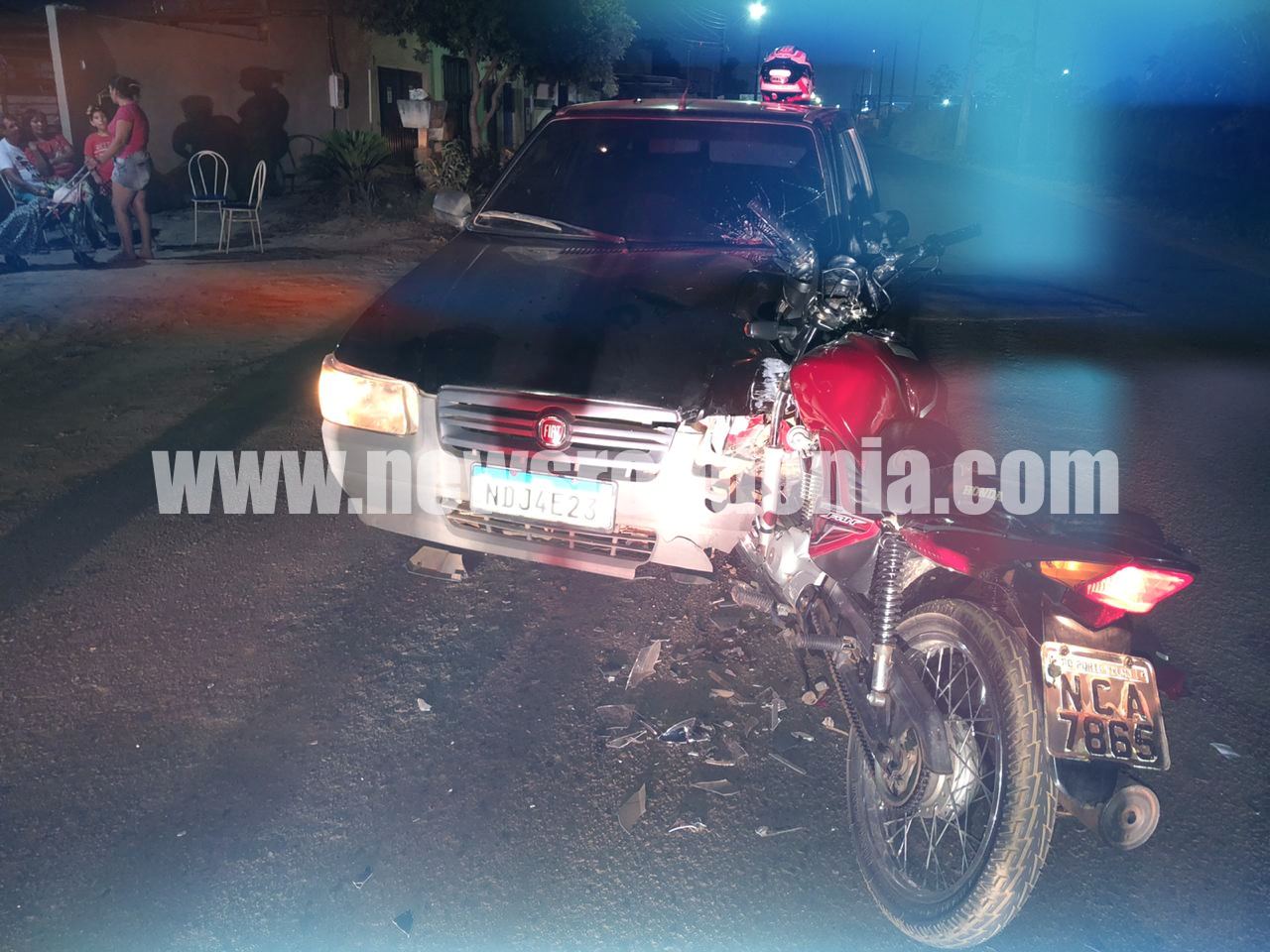 Motociclista colide com carro na rua Piratininga, bairro Lagoa - News Rondônia