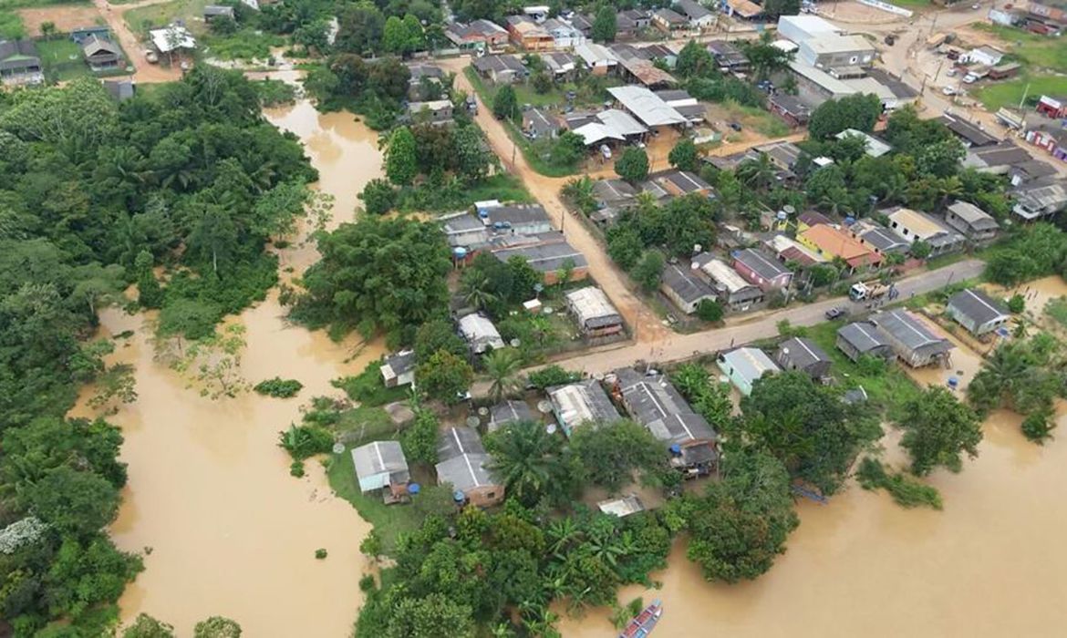 Acre continua a sofrer com cheias, dengue e covid-19 - News Rondônia