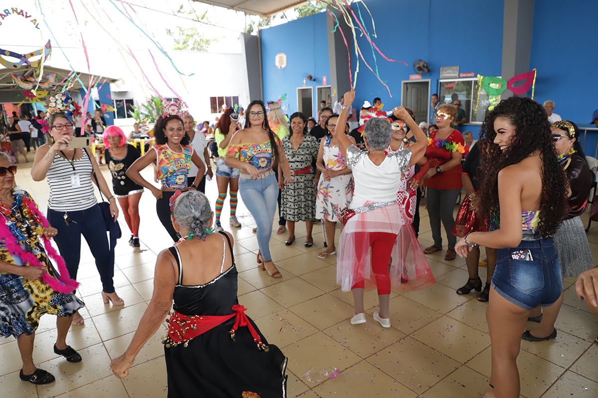 IDOSOS: CENTRO DE CONVIVÊNCIA REALIZA CARNAVAL PARA MAIS DE 300 IDOSOS - News Rondônia