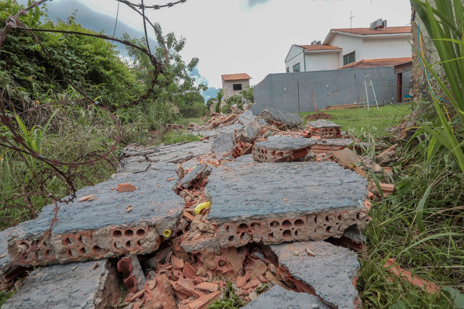 Prefeitura de Porto Velho realiza desobstrução de via pública no bairro Nova Porto Velho - News Rondônia