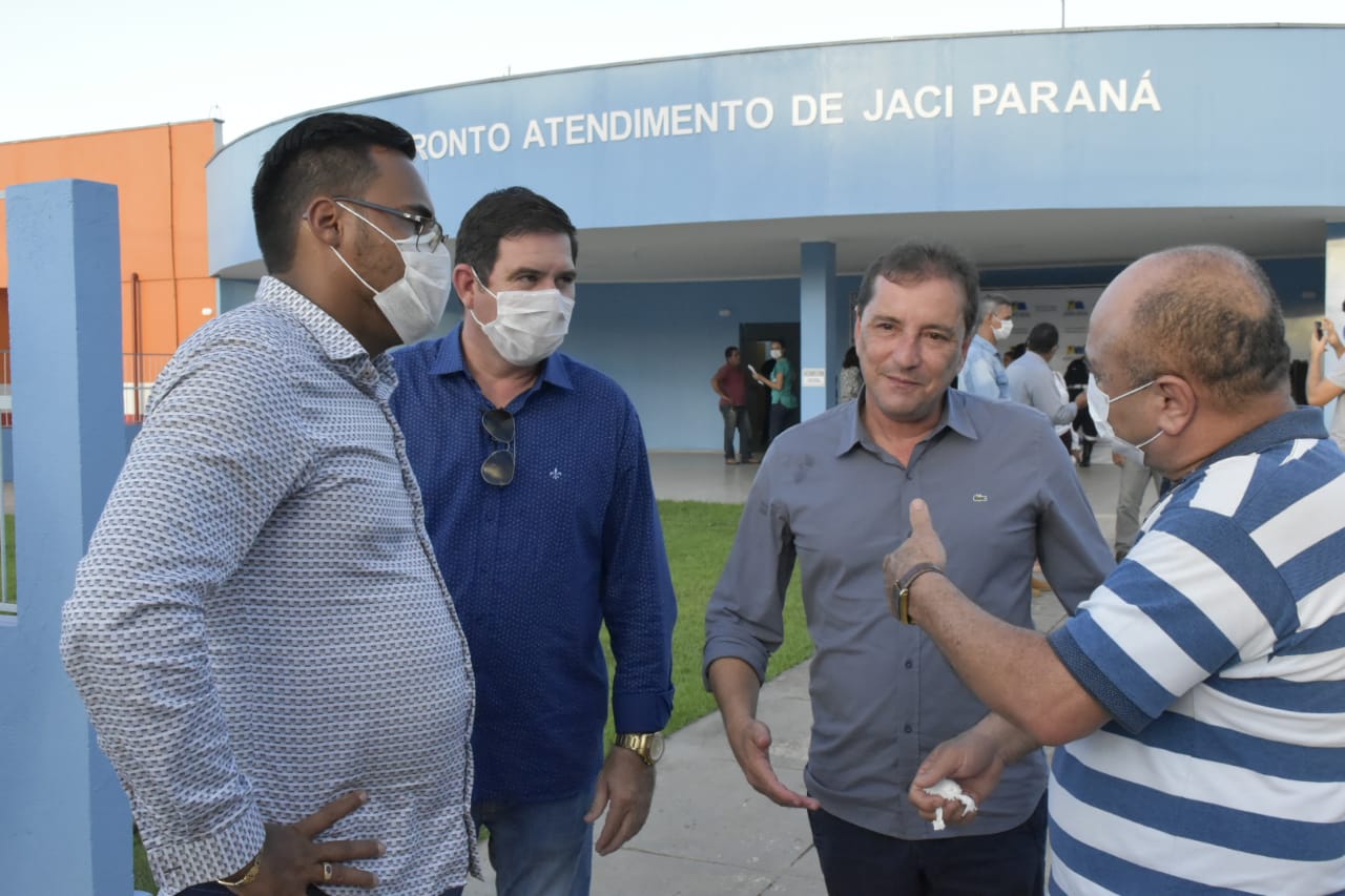 VEREADOR DA SILVA ENTREGA PARA PREFEITO PEDIDO DOS FARMACÊUTICOS - News Rondônia