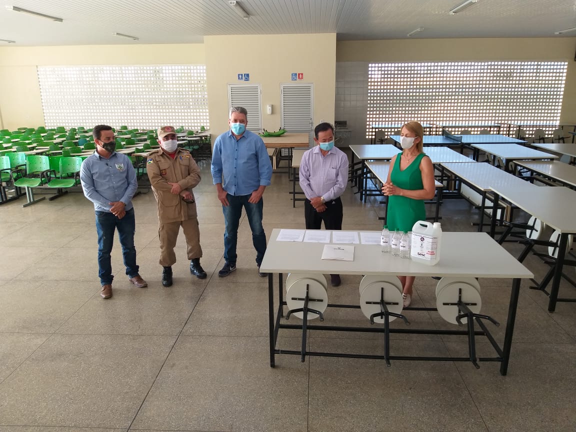 VILHENA - IFRO entrega álcool 70% para Prefeitura: unidades de Saúde receberão produto para contribuir com higienização - News Rondônia