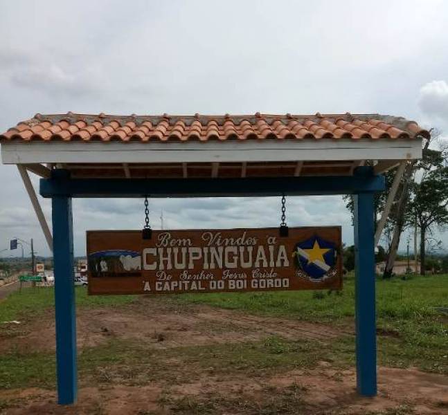 APÓS TER "CORONA FEST" INTERROMPIDA, MULHER ATIRA OVOS NA CASA DE VIZINHO E AMEAÇA MATAR POLICIAIS EM CHUPINGUAIA - News Rondônia
