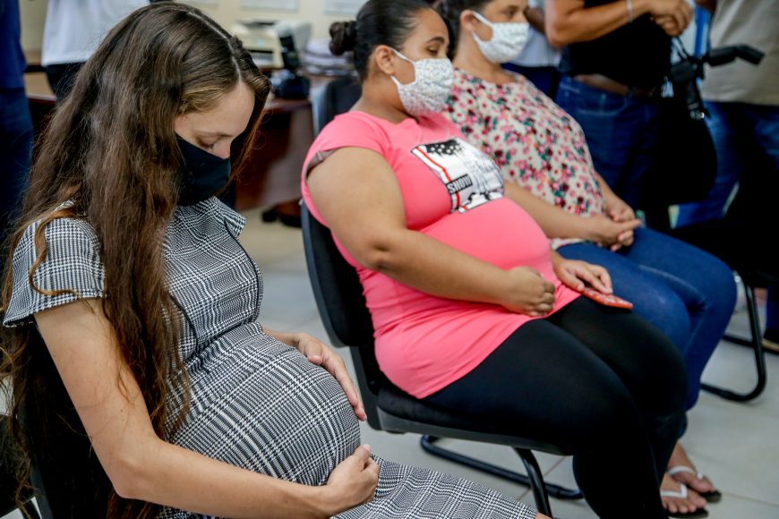 IMUNIZAÇÃO - Vacinação contra a covid-19 em grávidas sem comorbidades é suspensa em Rondônia - News Rondônia