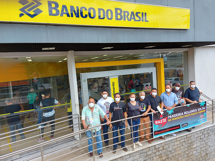 Bancários protestam contra a reestruturação que fechará agências do Banco do Brasil em Rondônia - News Rondônia