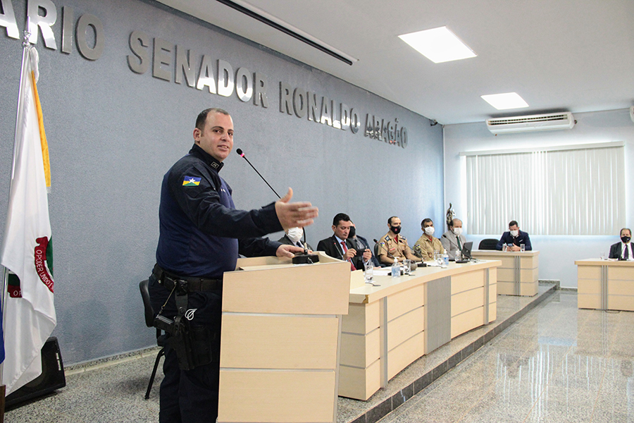 CACOAL: Proposta pelo presidente Pichek, Câmara promove Moção de Aplausos, ao cabo (Braga) da PM por ato de bravura - News Rondônia
