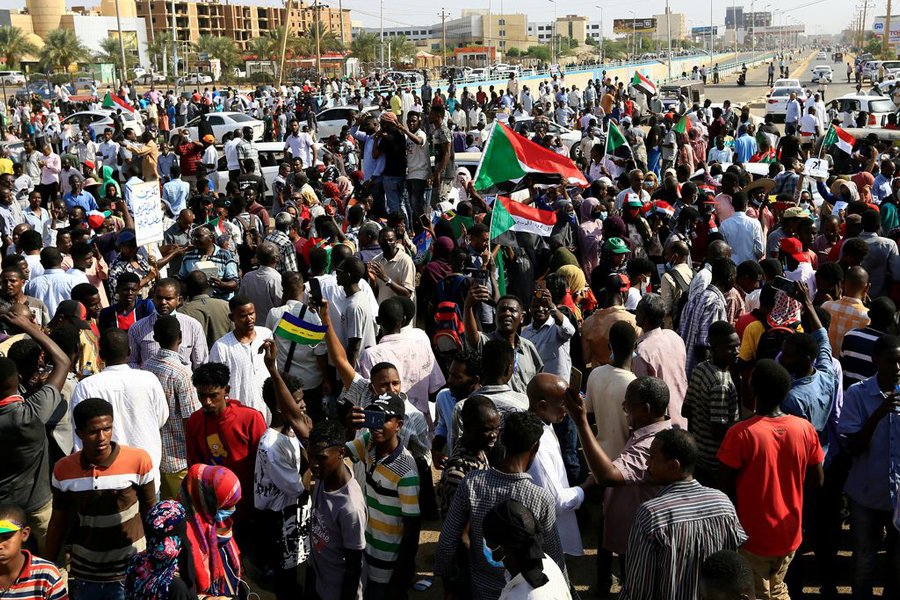 Manifestantes contra golpe no Sudão mantêm-se nas ruas - News Rondônia