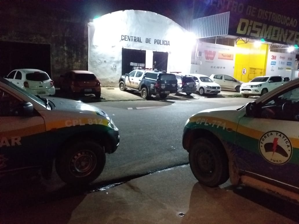 NÃO DEU CERTO: Foragido da justiça é preso após se passar por policial civil durante abordagem da PM - News Rondônia