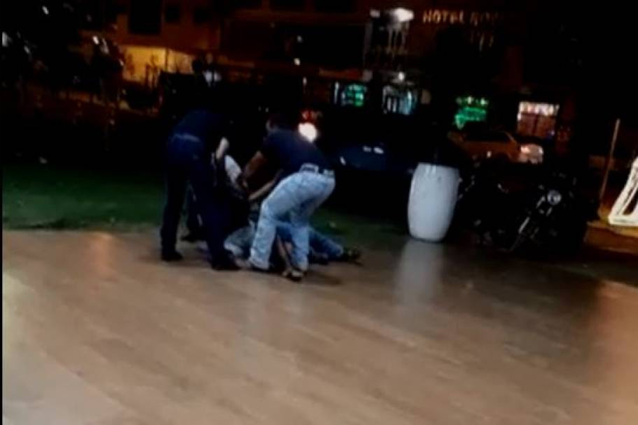 ASSISTA VÍDEO: mais uma briga filmada viraliza no WhatsApp em Vilhena; dois homens se pegam em shopping - News Rondônia