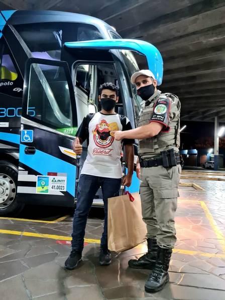 Jovem vai do RS a SP por namoro virtual, é enganado e volta para casa com ajuda de policial - News Rondônia