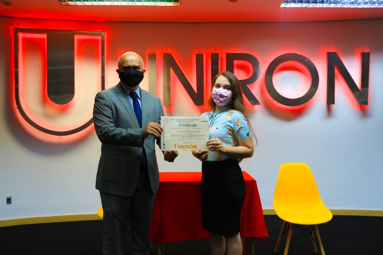 Acadêmica de DIREITO da UNIRON é reconhecida pela atuação como Estagiária na Justiça Federal - News Rondônia