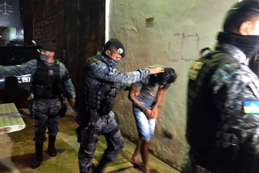 Força Tática do 5º BPM prende homem com cocaína em vila de apartamentos - News Rondônia