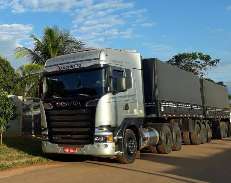 A CAMINHO DE RONDÔNIA CAMINHONEIRO É SEQUESTRADO E LADRÕES PEDEM DINHEIRO PARA DEVOLVER CARRETA - News Rondônia