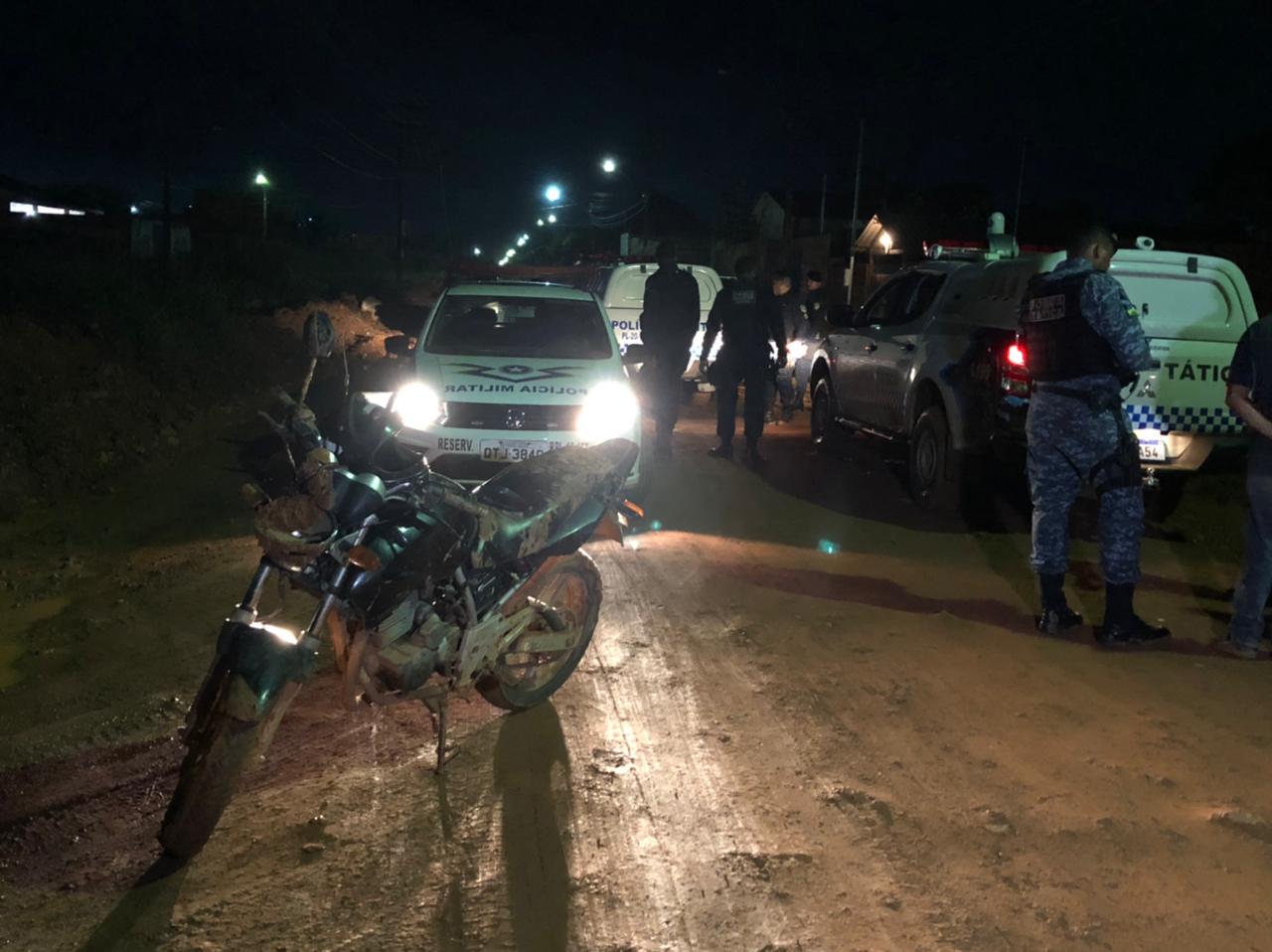 CASA CAIU- Trio é detido pela Polícia após roubo de moto - News Rondônia